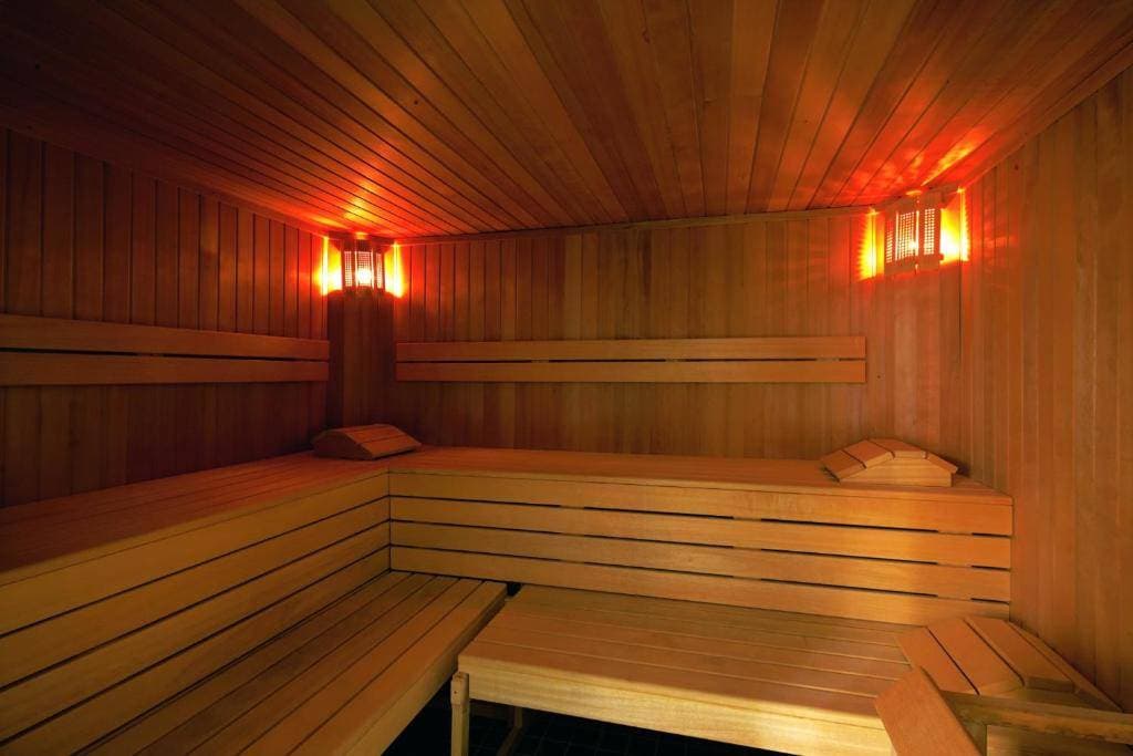 Trans World Hotel Donauwelle 12