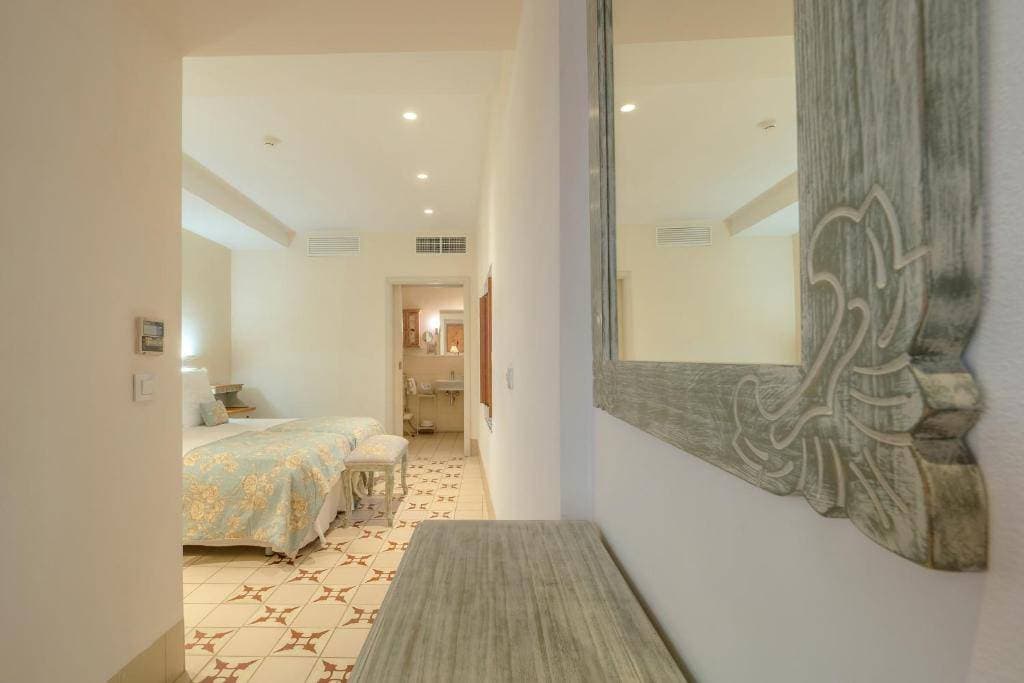 ApartaSuites Alberca 50