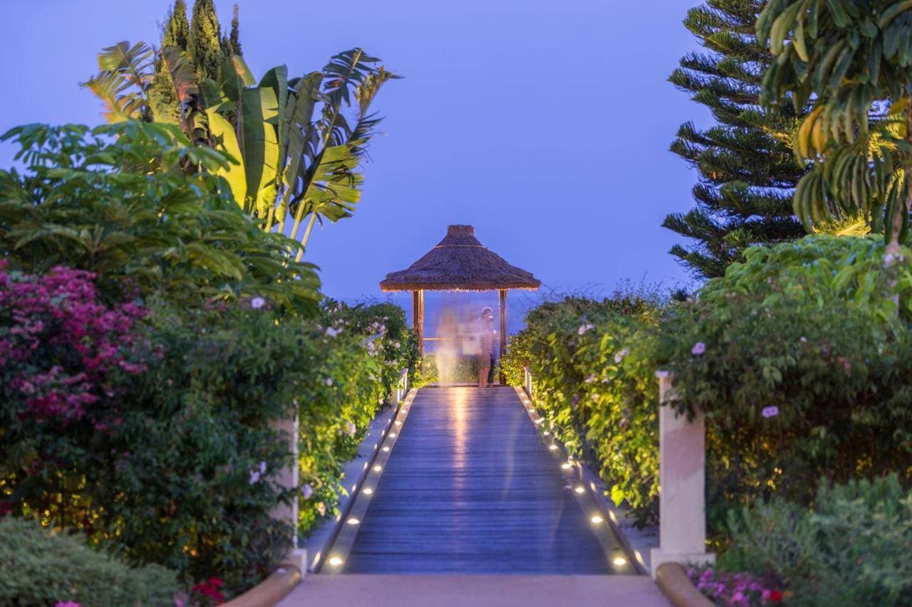 Suite Hotel Eden Mar 8