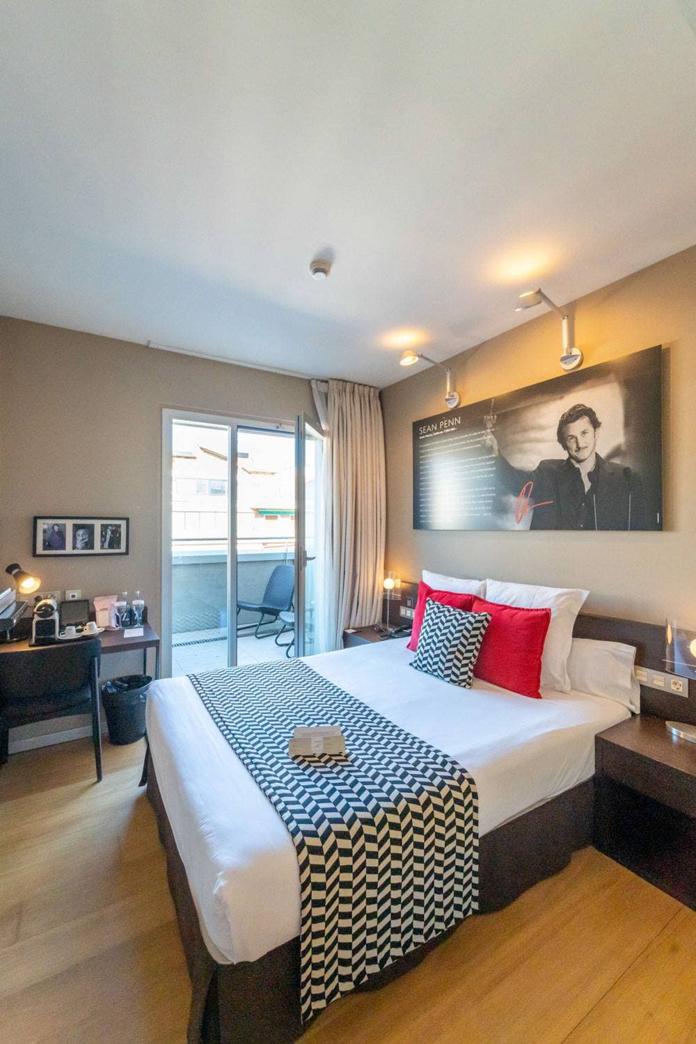 Zinema7 Hotel 19