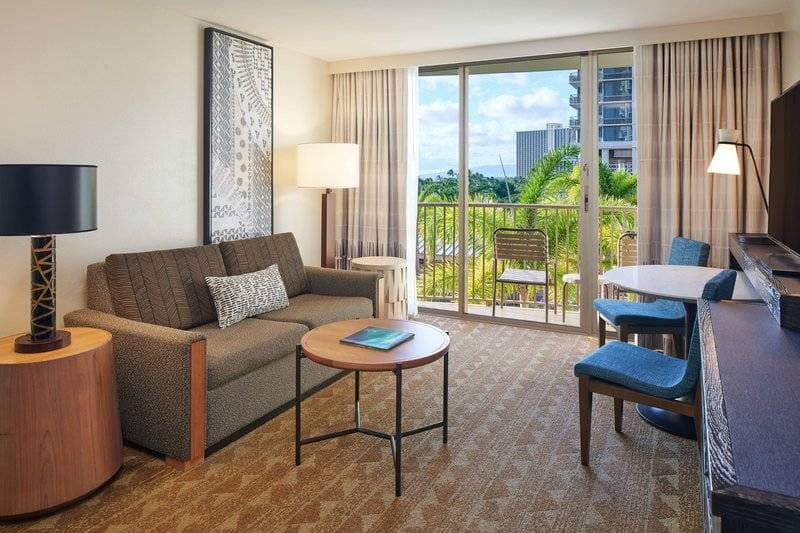 Embassy Suites Waikiki Beach Walk 9