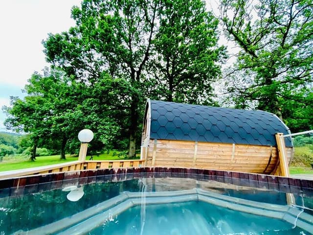 Espace spa extérieur (bain nordique, saunas et solarium)