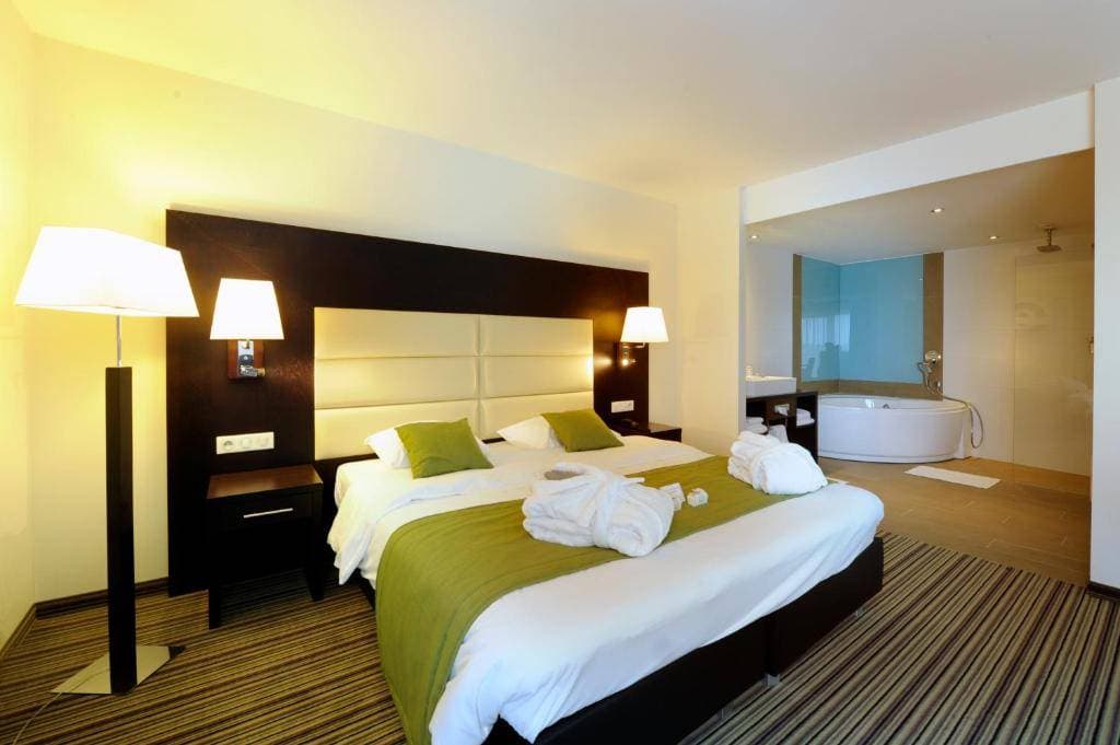 Van der Valk Hotel Charleroi Airport  8