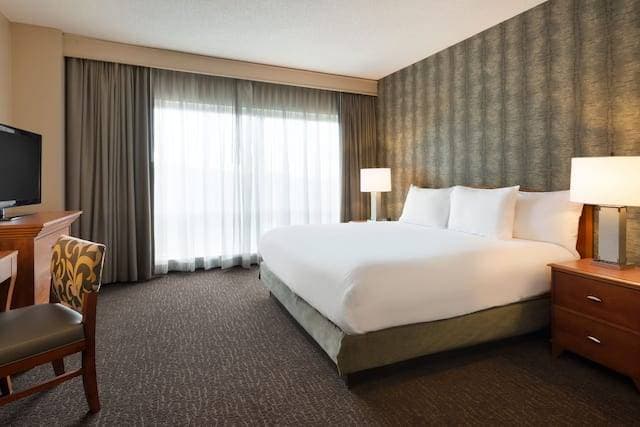 Embassy Suites by Hilton Nashville Downtown 2