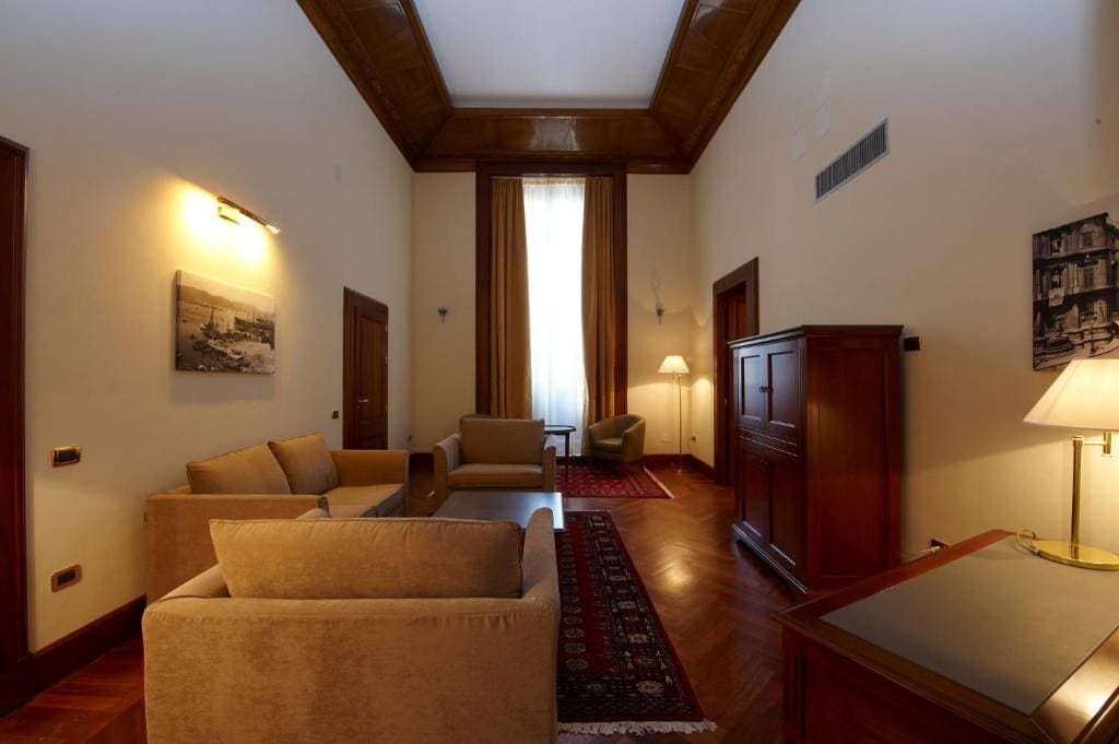 Grand Hotel Piazza Borsa 27