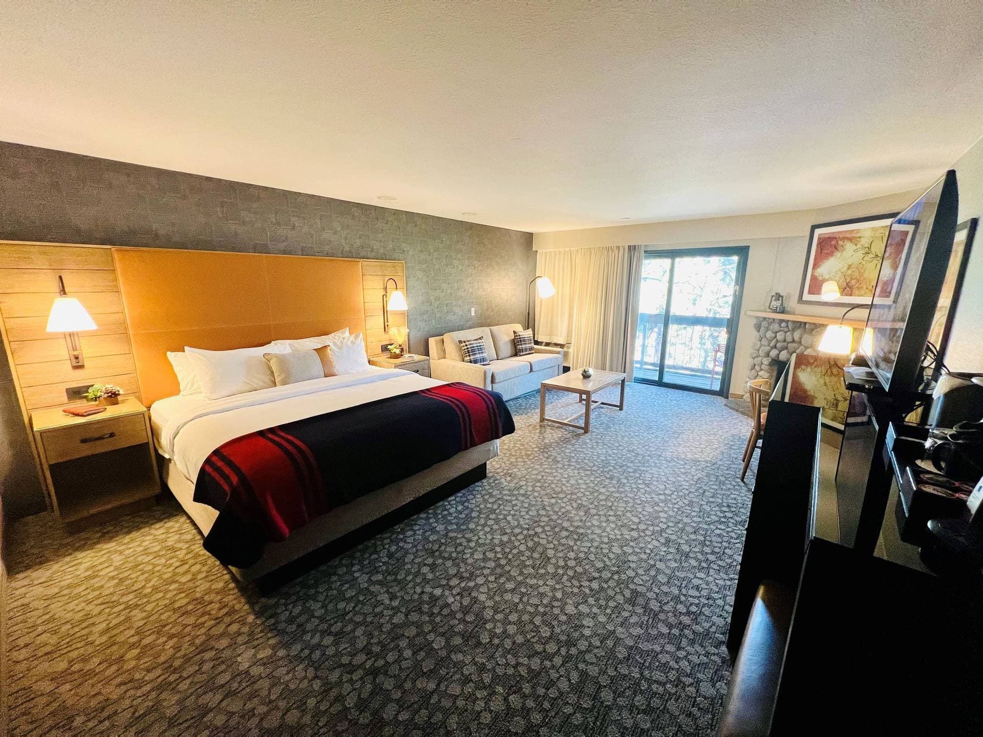 Riverhouse Lodge and Events Center 18