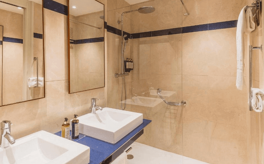 Eurostars Hotel de la Reconquista 29