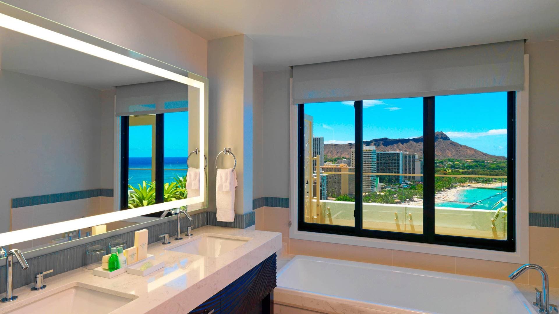 Moana Surfrider, A Westin Resort & Spa, Waikiki Beach 9