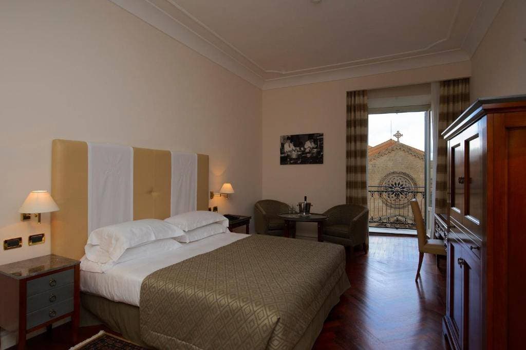 Grand Hotel Piazza Borsa 22