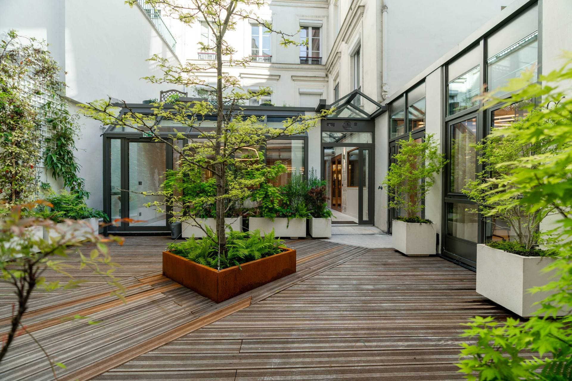 Jöro House - Pigalle 8