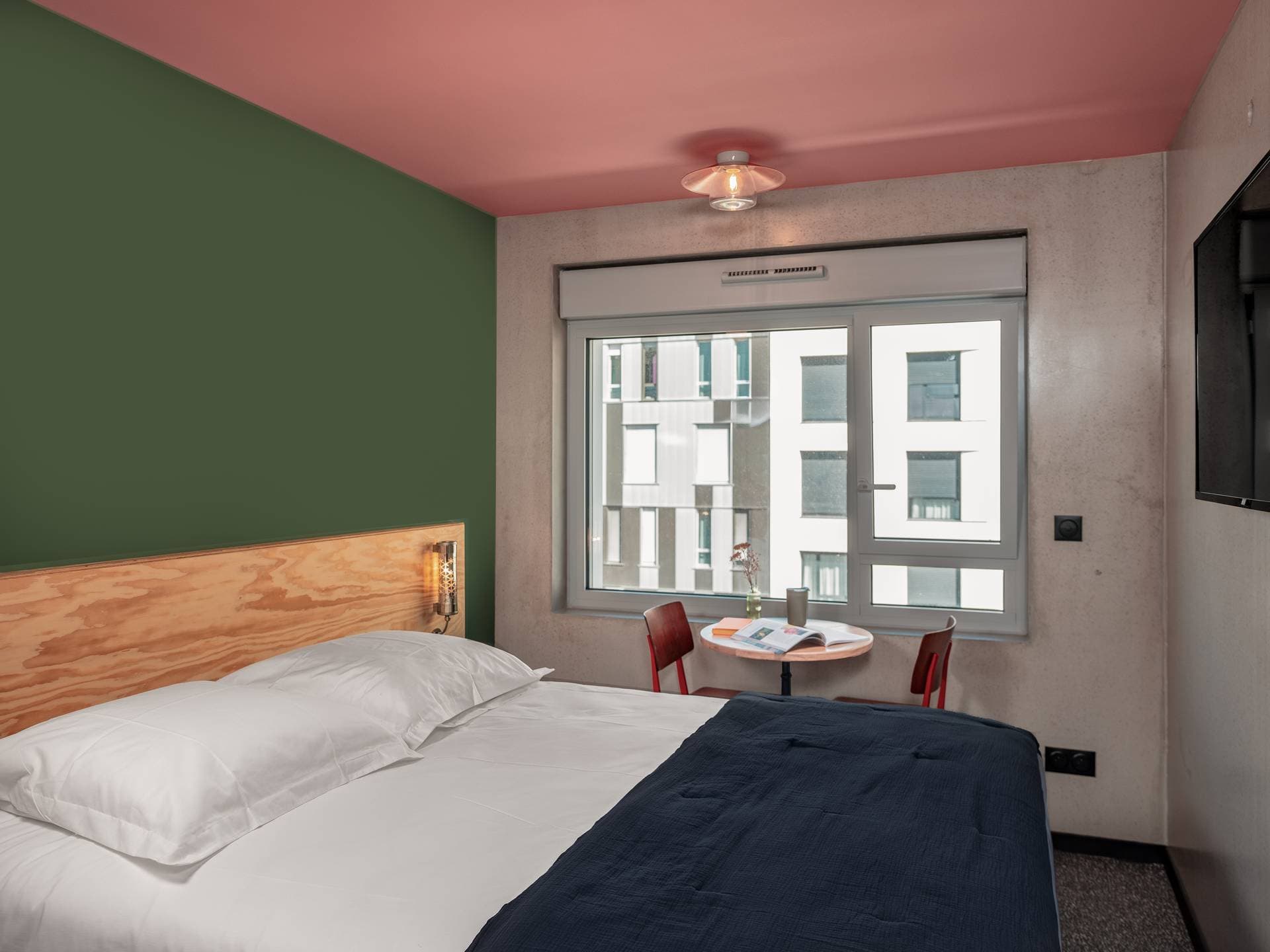 Eklo Hotel Bordeaux Centre Bastide 30