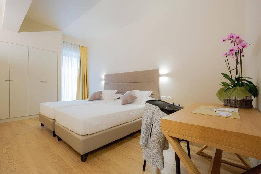 Corporate Hotel Politeama 32