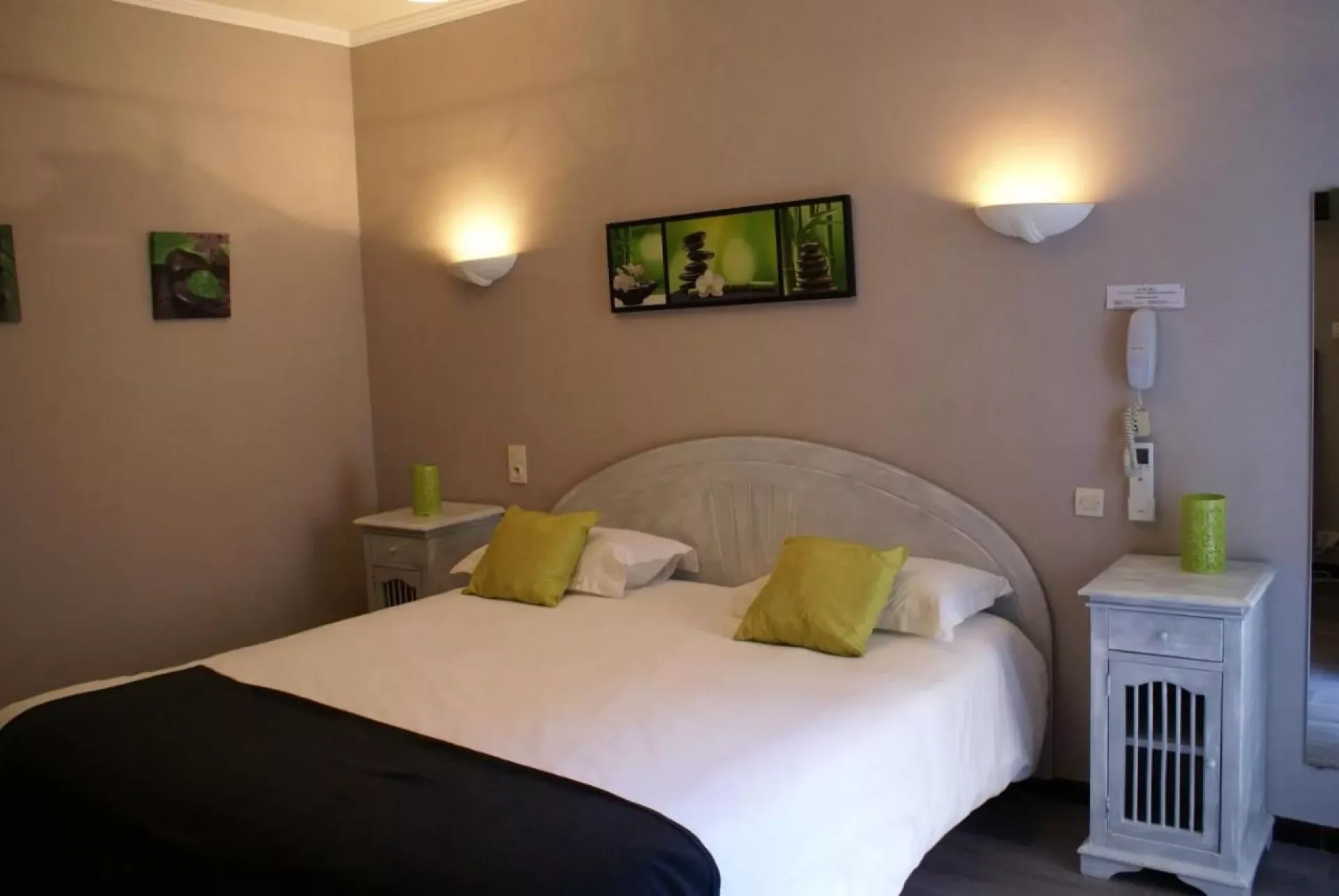 Hôtel Le Petit Manoir 22