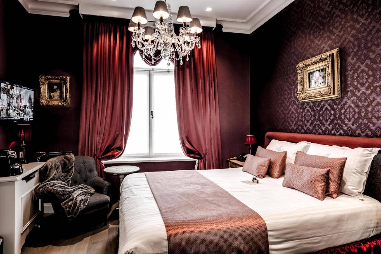 Hotel De Castillion 15