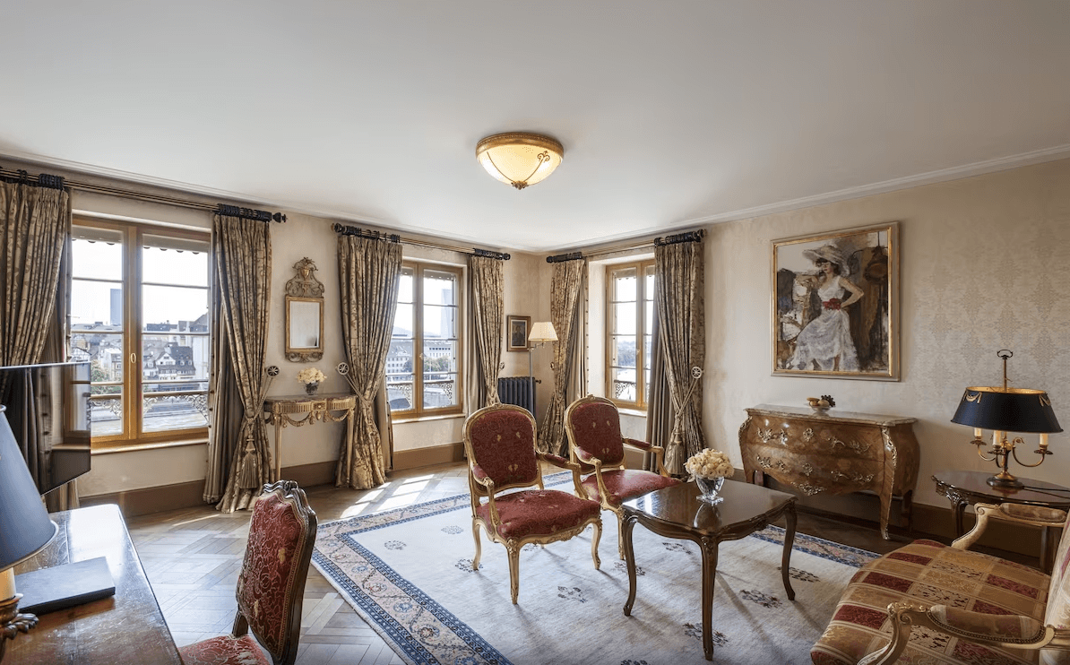 L'Hotel Les Trois Rois 11