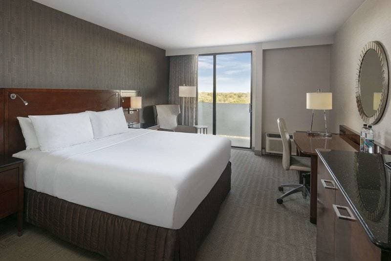 Sonesta Charlotte Lower South End 24