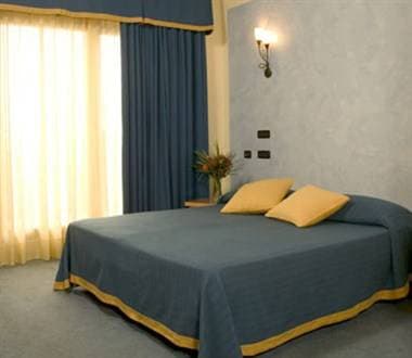 Planet Hotel 9