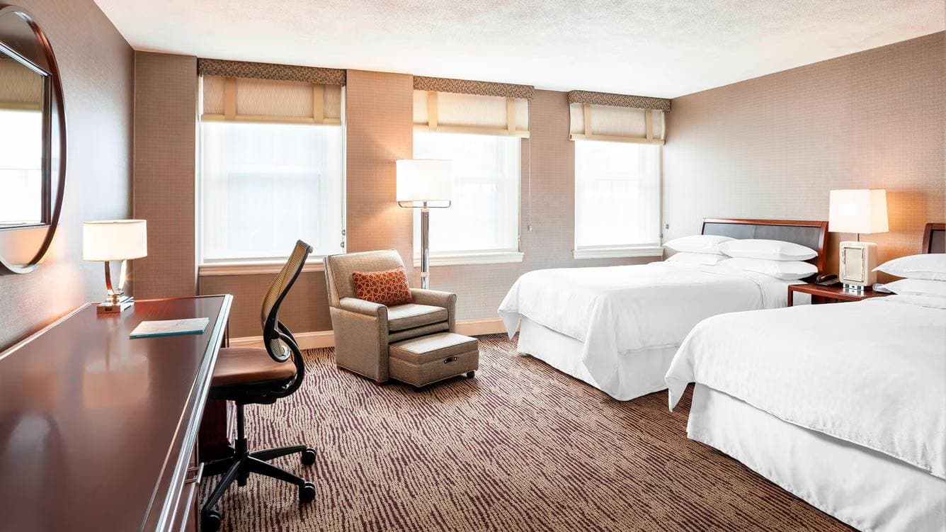 Sheraton Commander Hotel 14