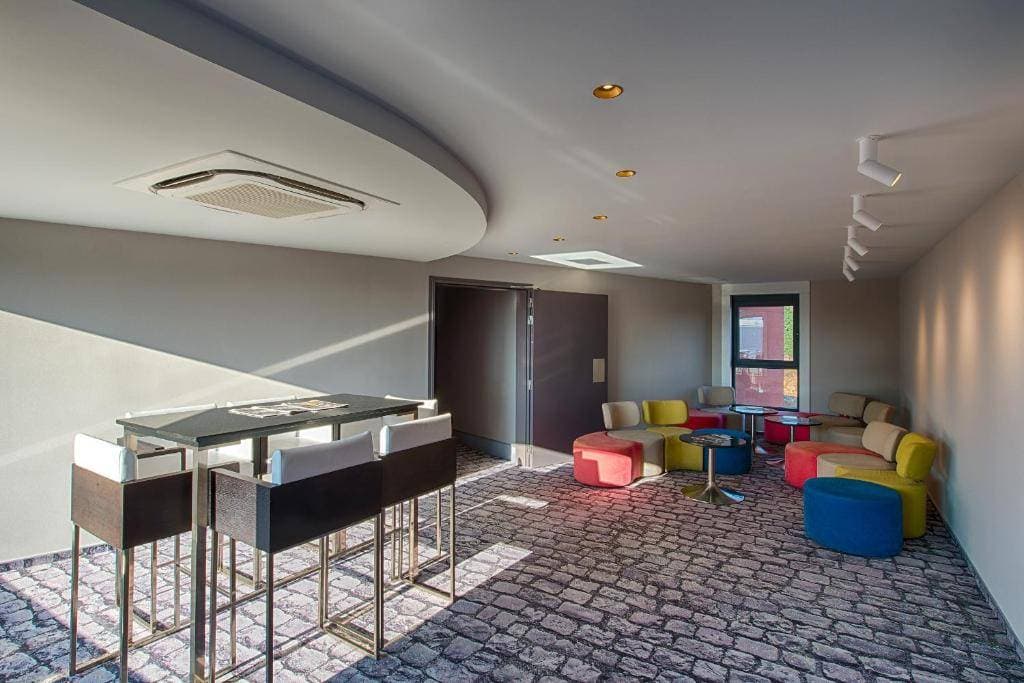 Orange Hotel La Louvière 8