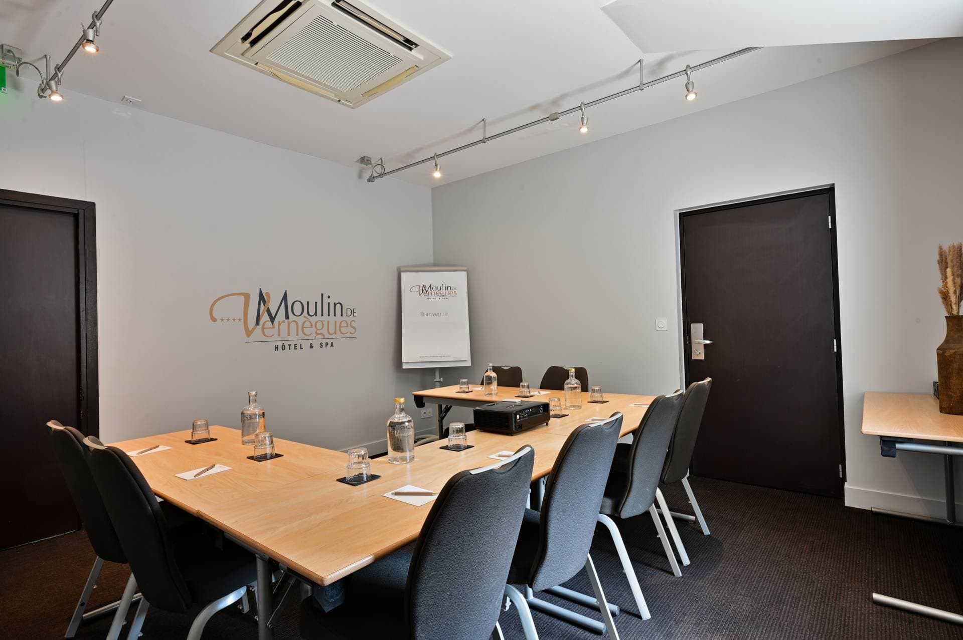 Moulin de Vernègues Hôtel & Spa **** 28