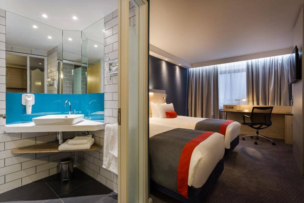 Holiday Inn Express London - Watford Junction by IHG 11
