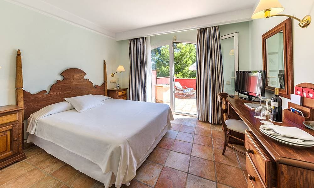 Hotel Cala Sant Vicenç 9