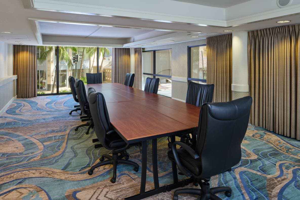OUTRIGGER Waikiki Beach Resort 18