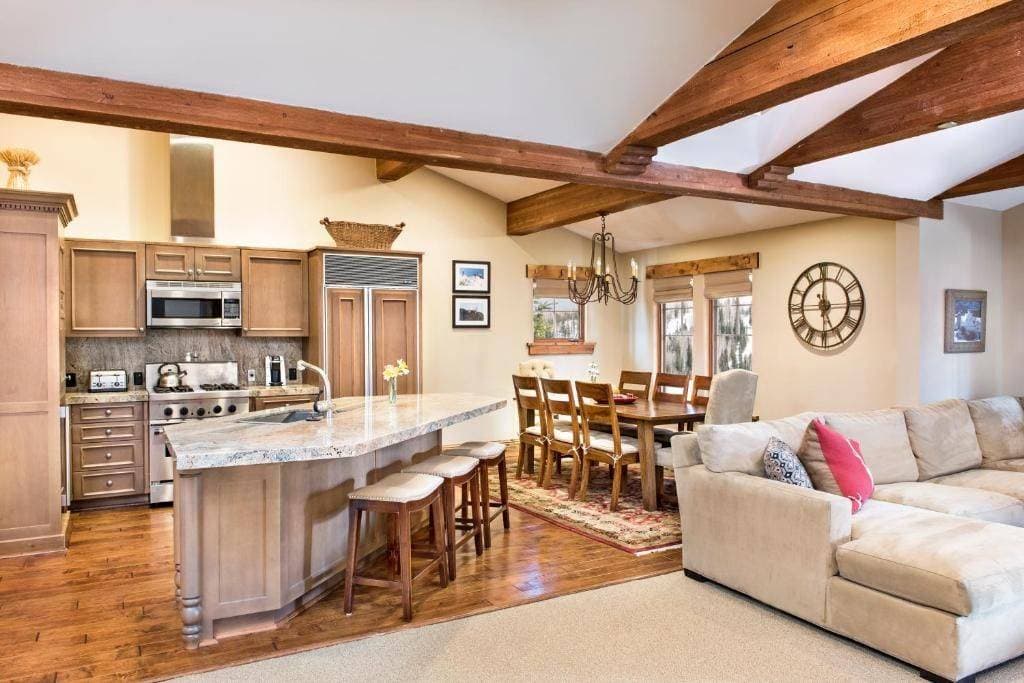 The Chateaux Deer Valley 16