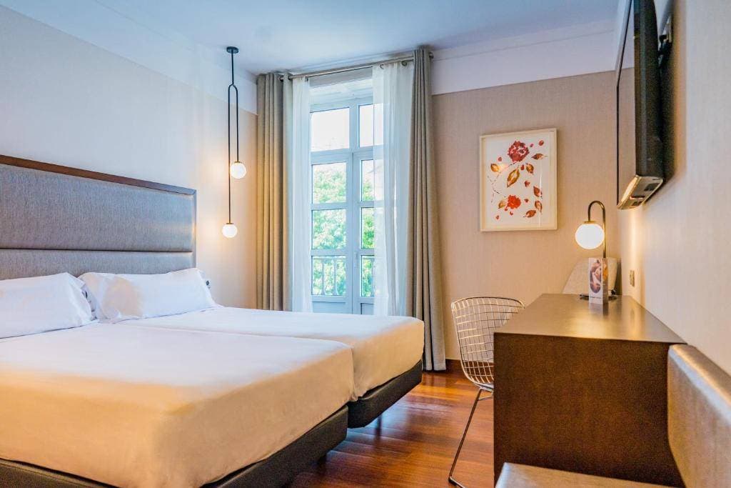 Hotel Compostela 13