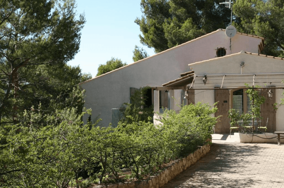 Le mas des Roches en Provence 17