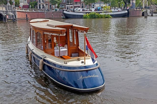 Zonneboot 1.5 uur boothuur