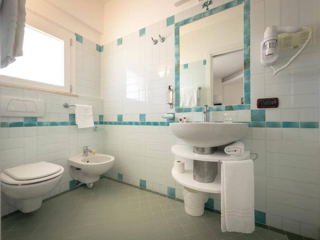 Hotel Carlo Felice 22