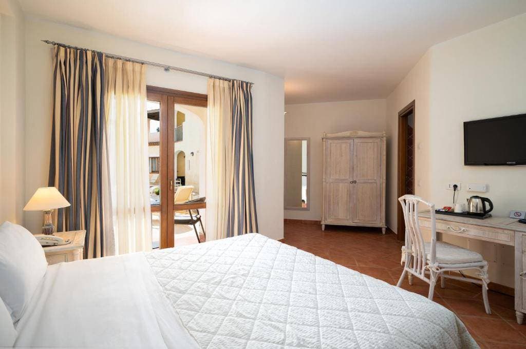 Hotel Monti di Mola 22