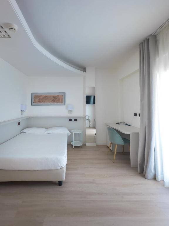 Hotel Carlo Felice 18