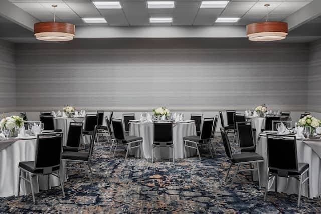Embassy Suites by Hilton Nashville Downtown 8