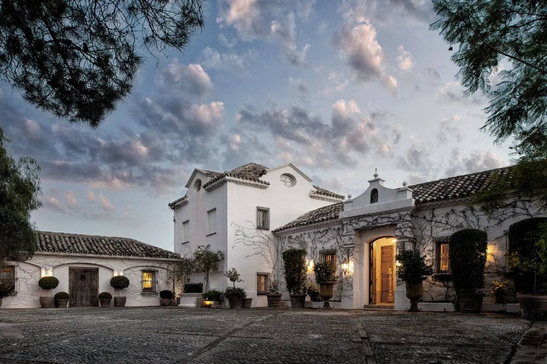 6-Bedroom Historic Lodge 1