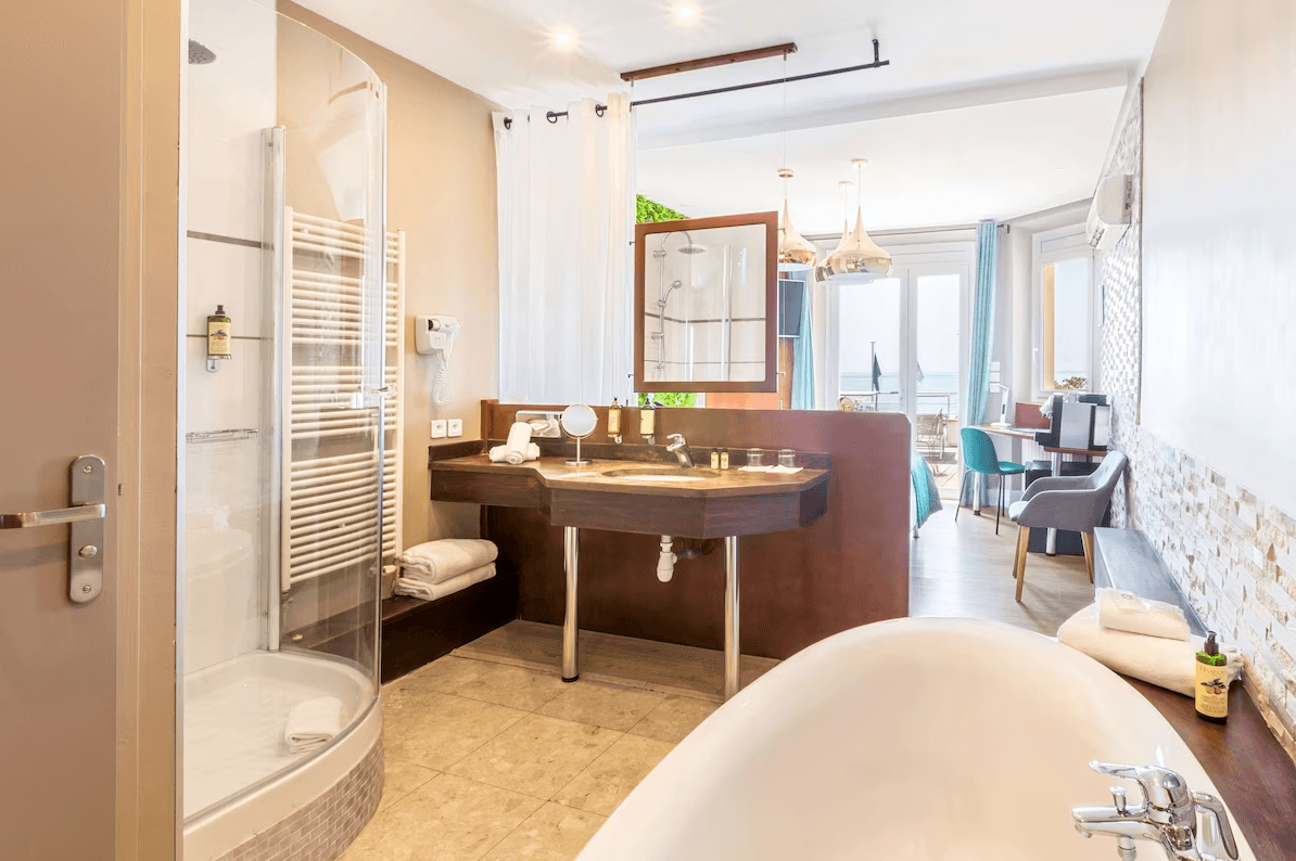 Best Western Plus La Rade 16