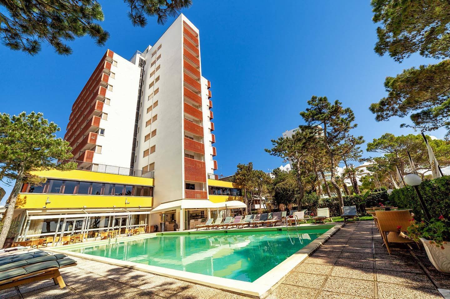 American Hotel 1