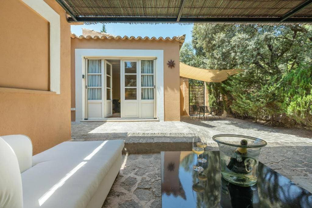 Rondaia Luxury Suites & Villas 21