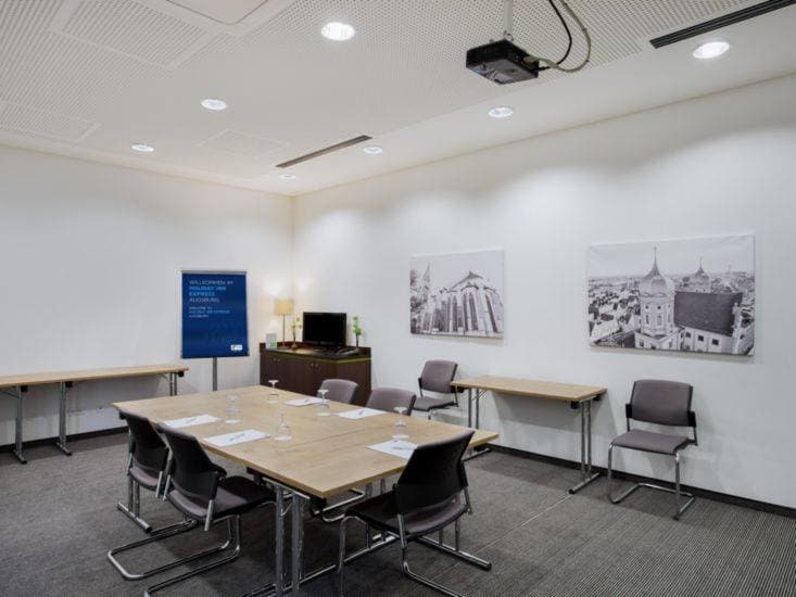 Holiday Inn Express Augsburg 14