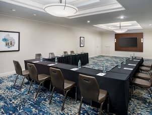 Hilton Charlotte University Place 11