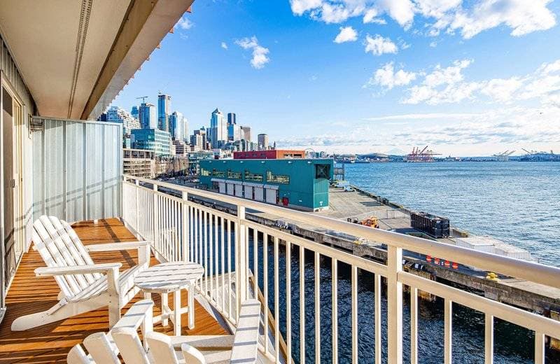 The Edgewater Hotel 7