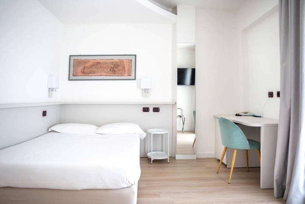 Hotel Carlo Felice 20