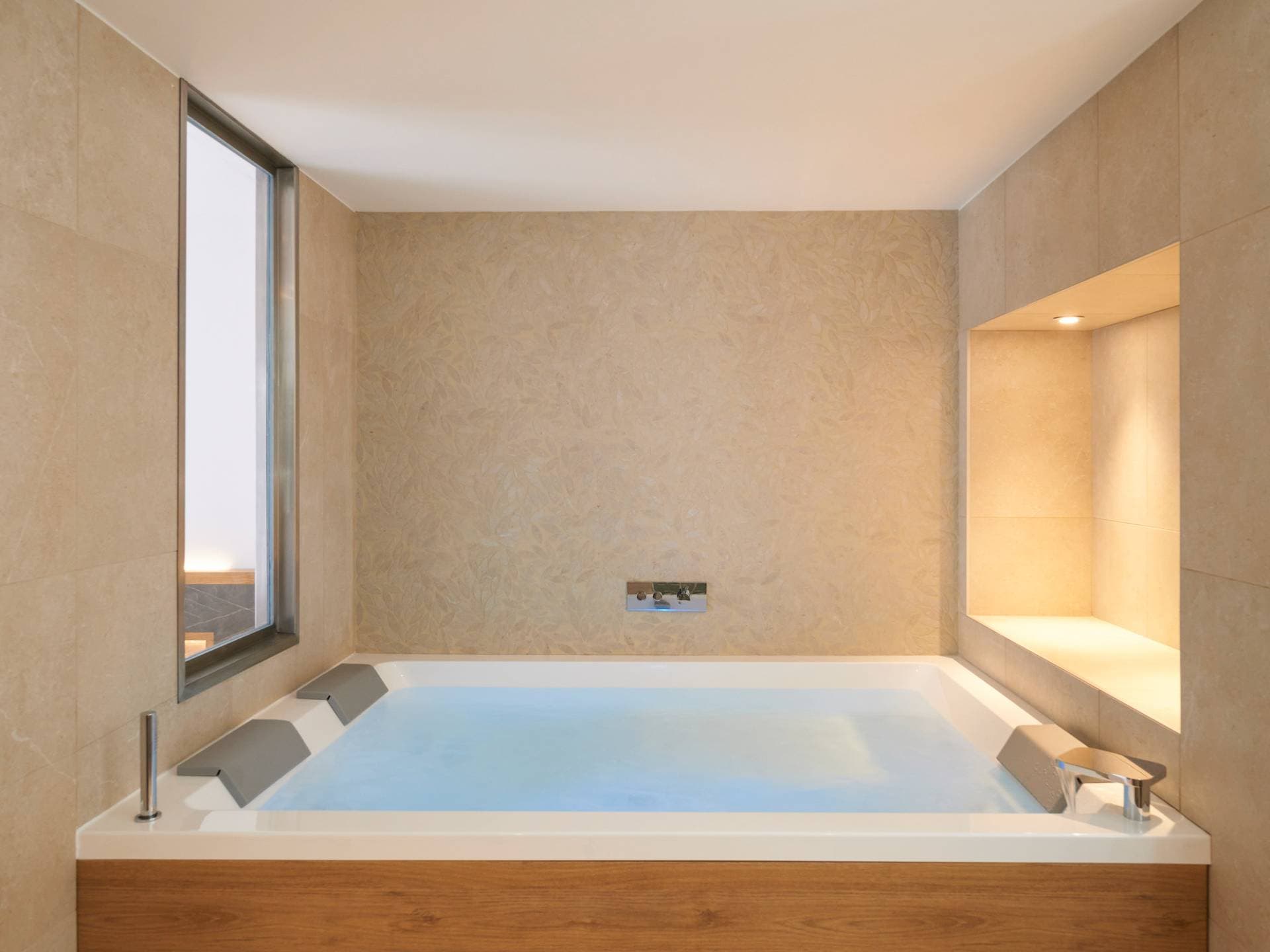 Mercure Avignon TGV & Spa 7