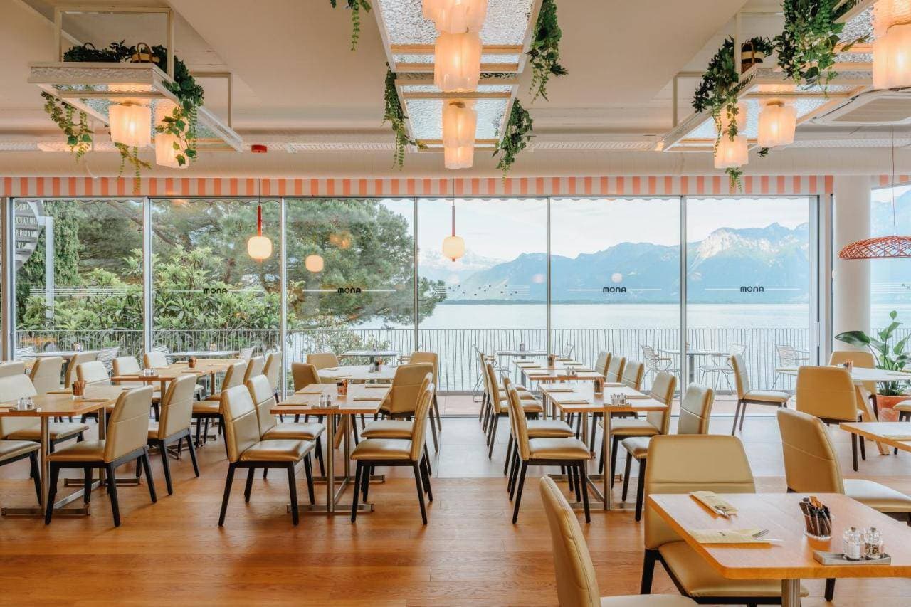 Mona Montreux 15