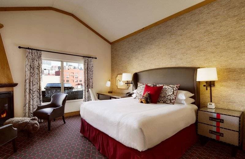 The Edgewater Hotel 16