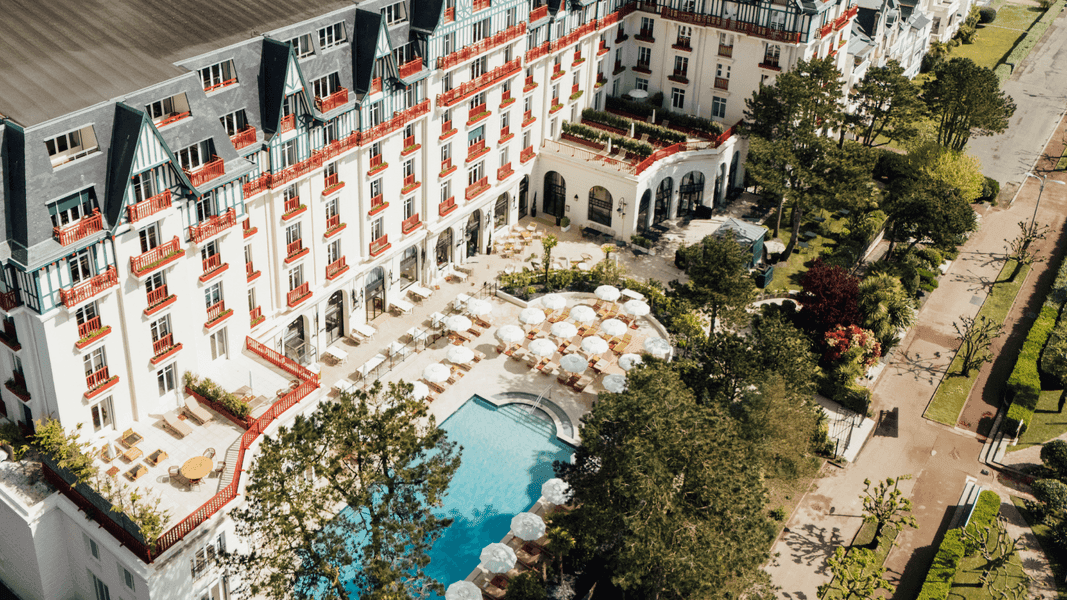 L'Hôtel Barrière L'Hermitage 22