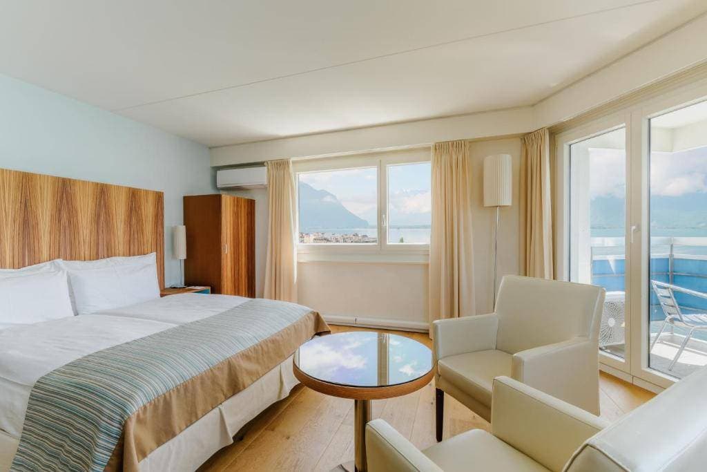 Mona Montreux 27