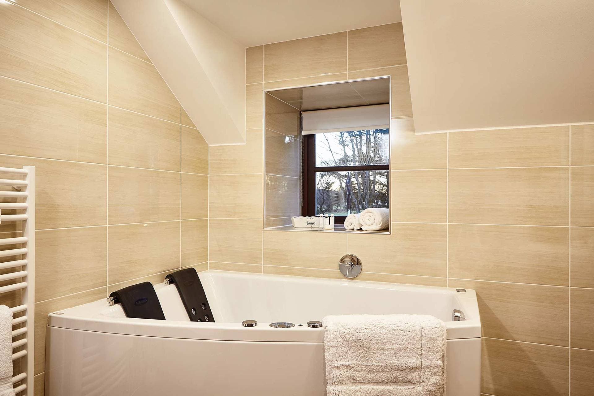 Hawkswood Country Estate 11