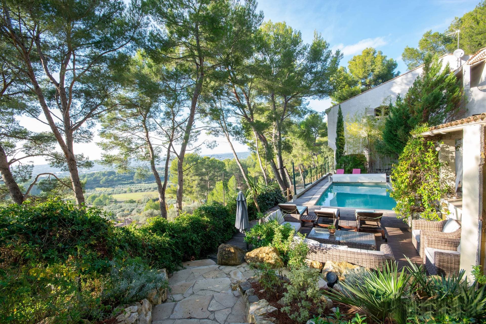 Le mas des Roches en Provence 1